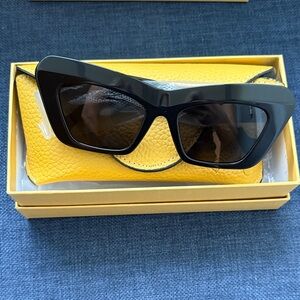 Dhgate sunglasses black and gold